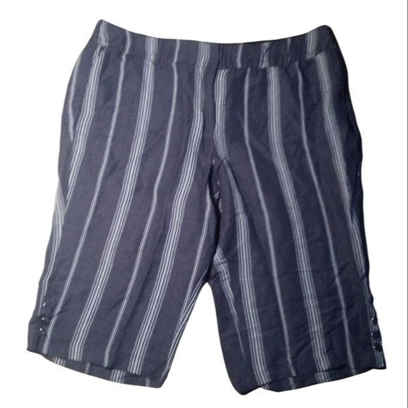 Lane Bryant Striped Navy & White The Laney Capris Linen Blend Size 26 - Picture 3 of 9